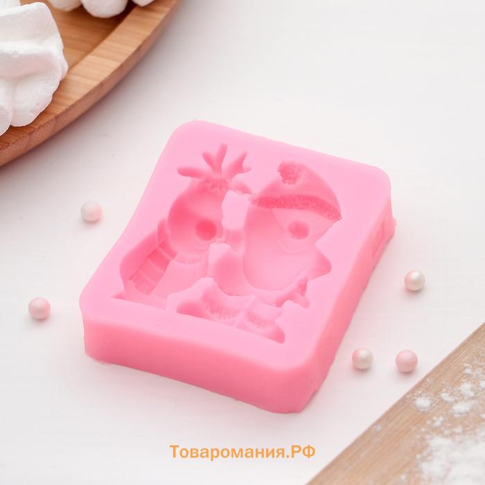 Молд для заливки новогодний «Дед Мороз и олень», силикон, 6.5×5.7×1.8 см, розовый