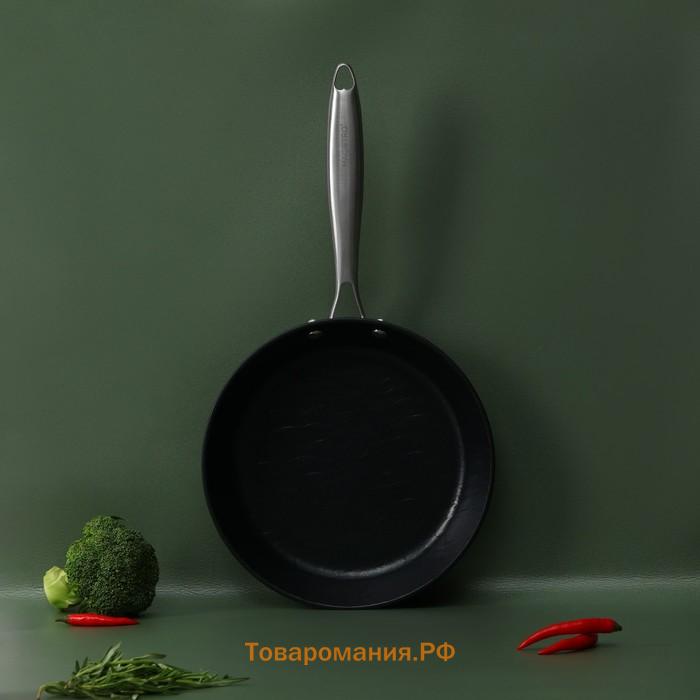 Сковорода Magistro Rock Stone, d=24 см, h=4.5 см, кованый алюминий, антипригарное покрытие, индукция, чёрная
