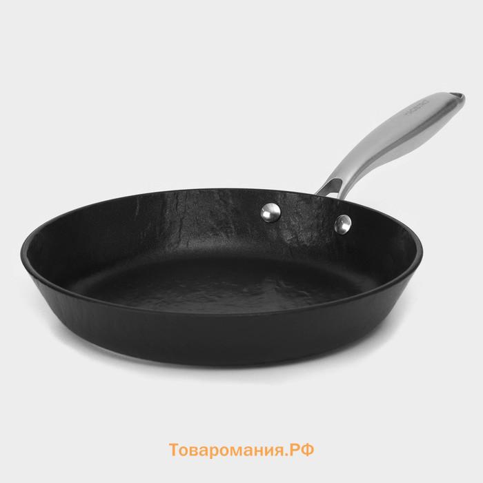Сковорода Magistro Rock Stone, d=24 см, h=4.5 см, кованый алюминий, антипригарное покрытие, индукция, чёрная
